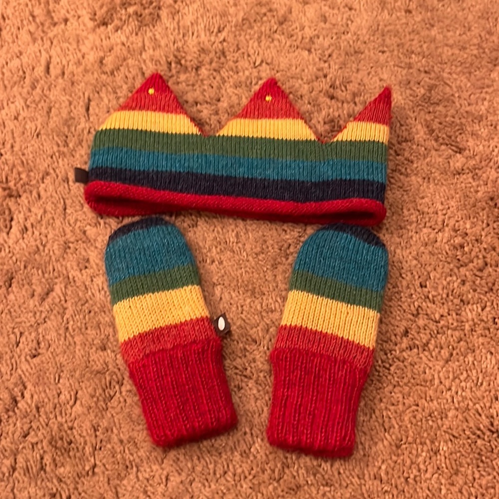 Oeuf knit crown & mittens nwot